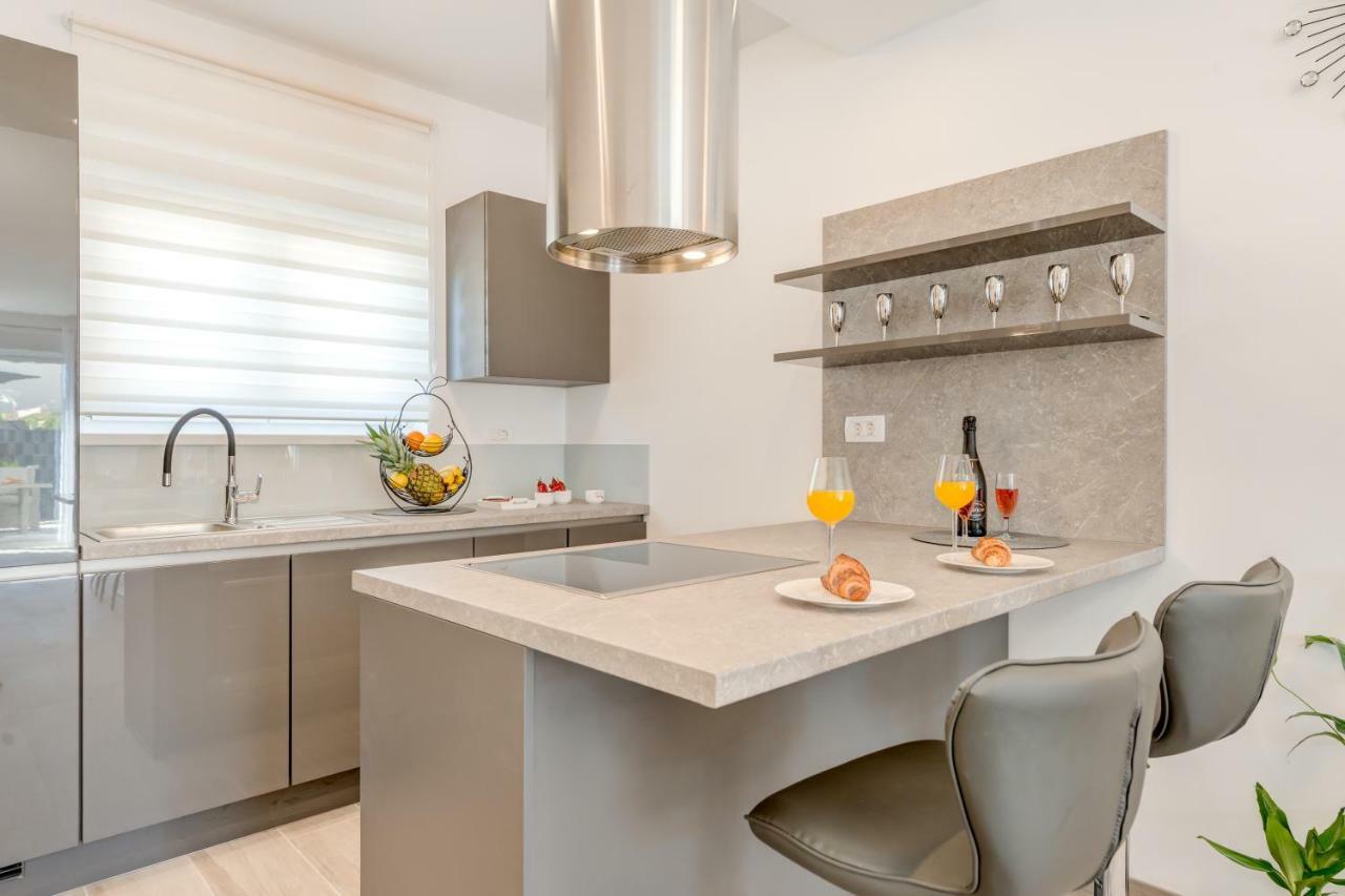 La Vie Est Belle Apartment Трогир Екстериор снимка