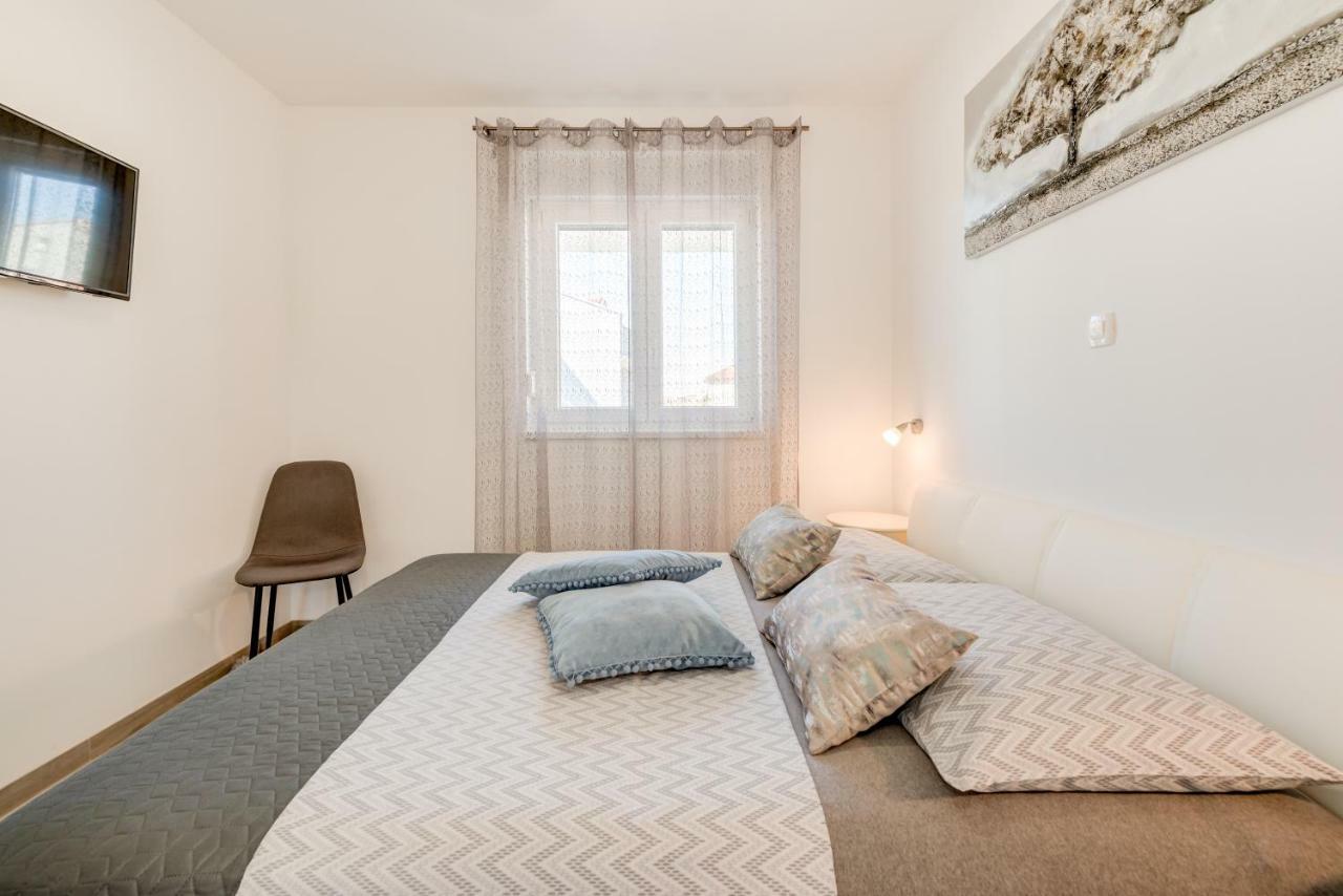La Vie Est Belle Apartment Трогир Екстериор снимка