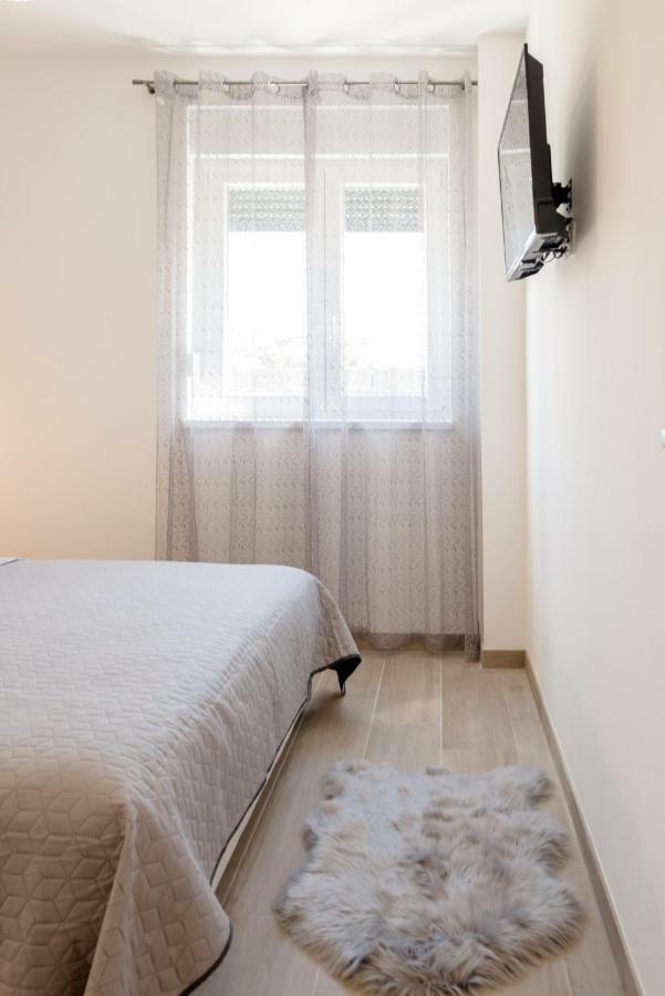 La Vie Est Belle Apartment Трогир Екстериор снимка