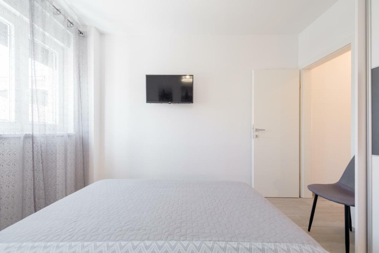 La Vie Est Belle Apartment Трогир Екстериор снимка