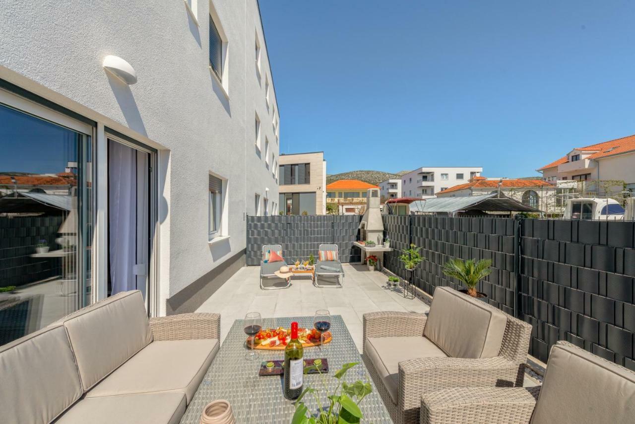 La Vie Est Belle Apartment Трогир Екстериор снимка