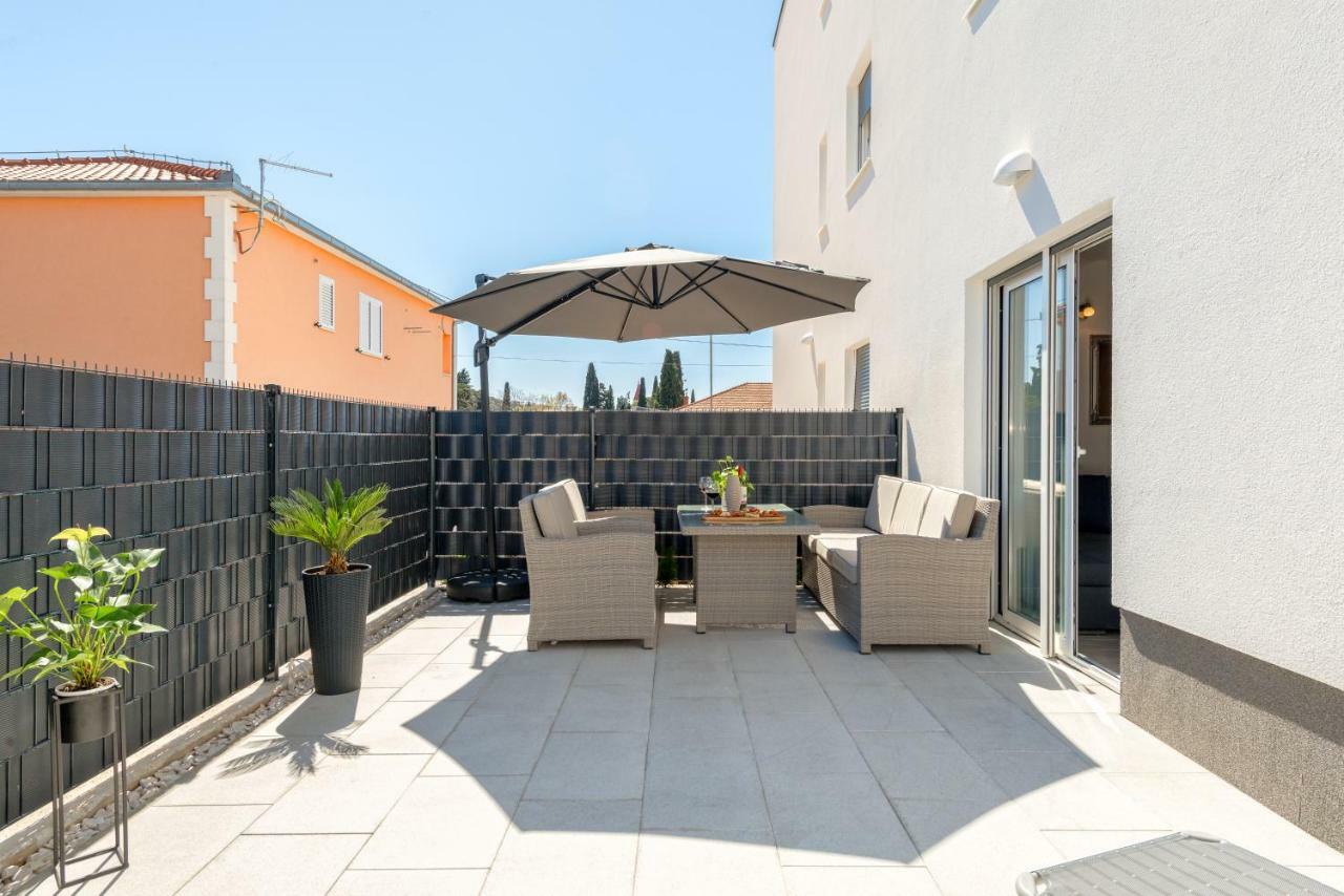La Vie Est Belle Apartment Трогир Екстериор снимка
