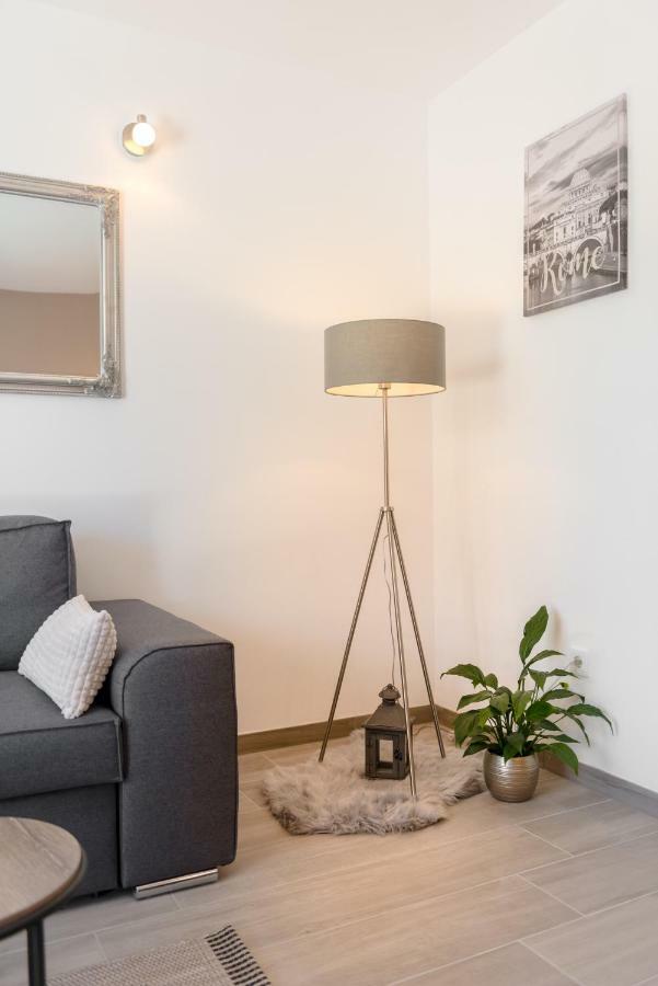 La Vie Est Belle Apartment Трогир Екстериор снимка