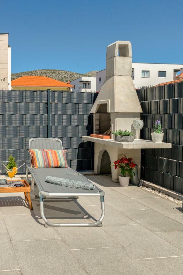 La Vie Est Belle Apartment Трогир Екстериор снимка